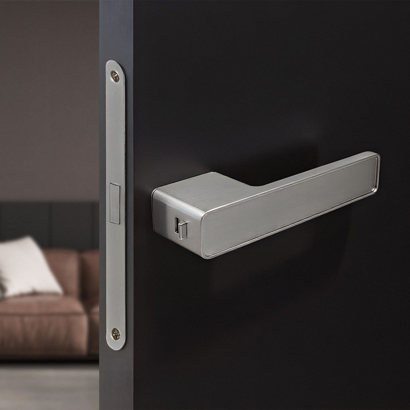 Klamka do Drzwi Wewnętrznych z Blokadą Srebrna SOMBRA Kuchinox Klamka do Drzwi Wewnętrznych z Blokadą Srebrna SOMBRA Kuchinox