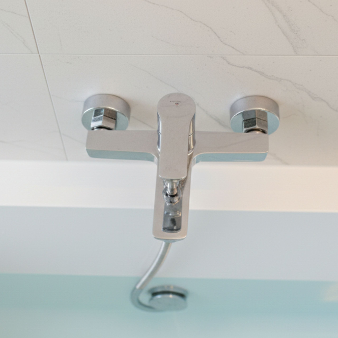 Bateria Wannowa Ścienna RAILA Chrom