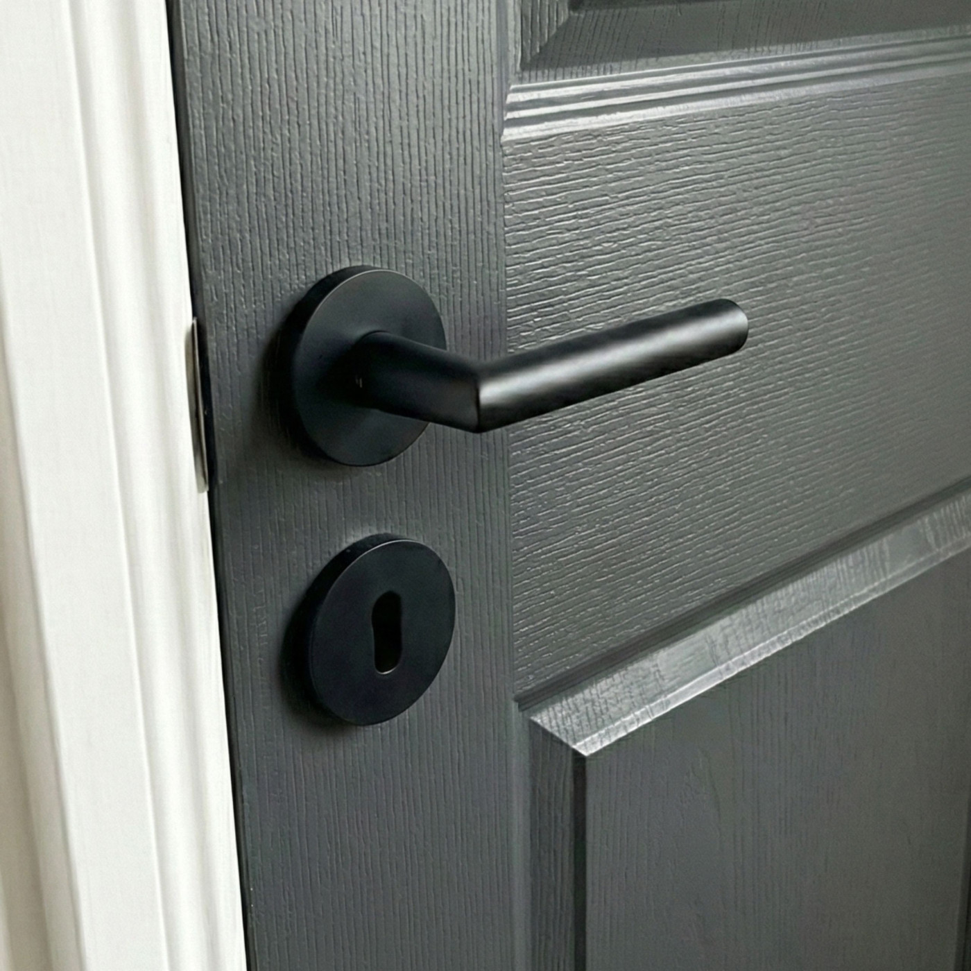 Rozeta Okrągła Klucz Szyld do Klamki Wewnętrznej Czarna Kuchinox Rozeta Okrągła Klucz Szyld do Klamki Wewnętrznej Czarna Kuchinox