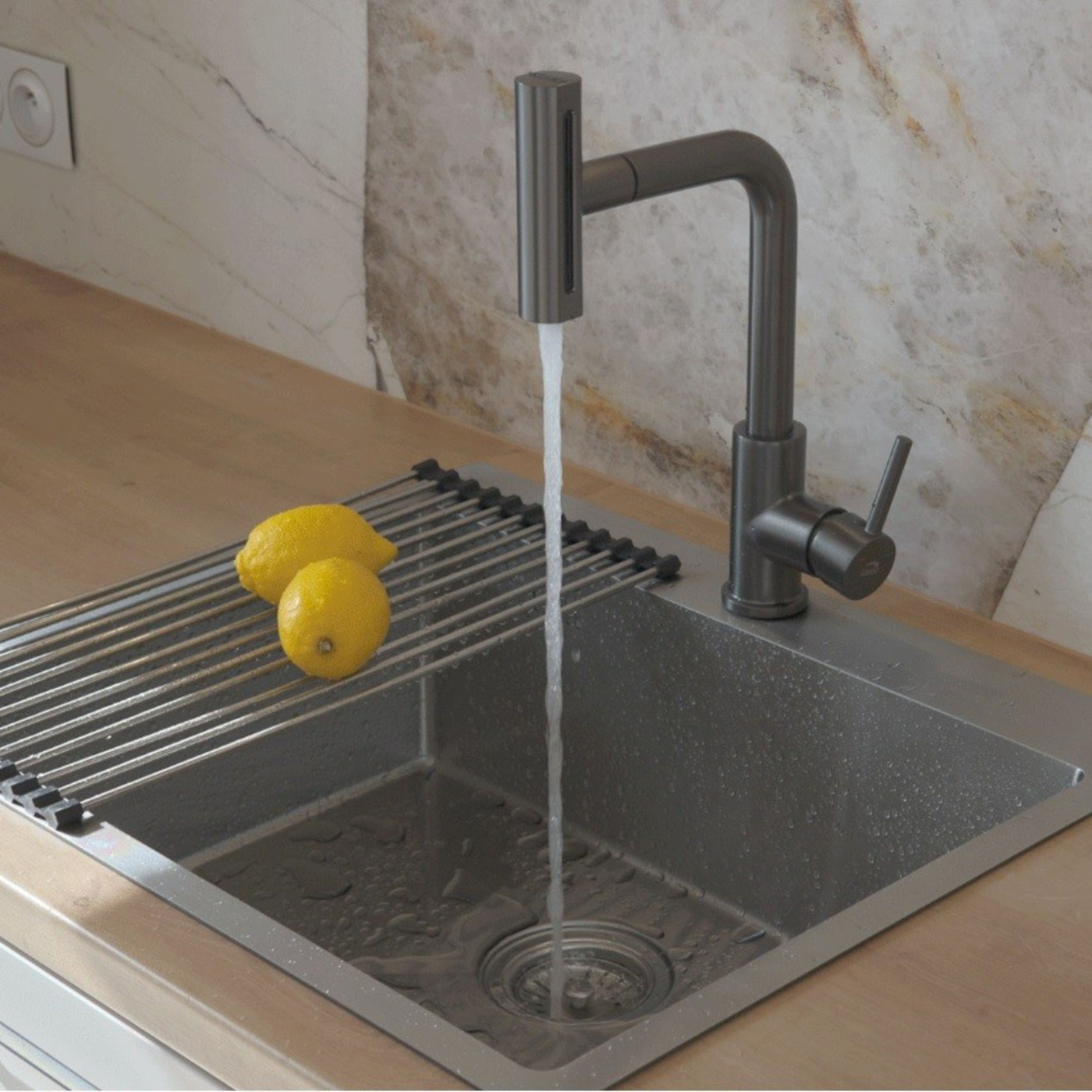 Bateria Zlewozmywakowa Stojąca z Wyciąganą Wielofunkcyjną Wylewką Rotaro Grafit