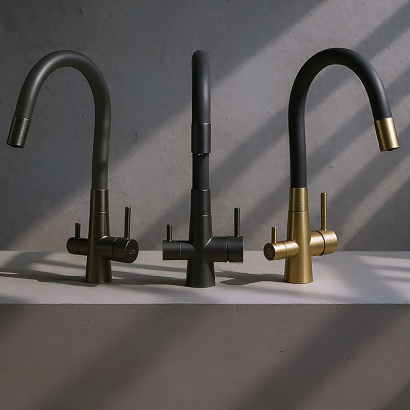 Bateria Filtrująca Wodę Z Elastyczną Wylewką + Filtr Mineralizujący Riveco Czarna Bateria Filtrująca Wodę Z Elastyczną Wylewką + Filtr Mineralizujący Riveco Czarna