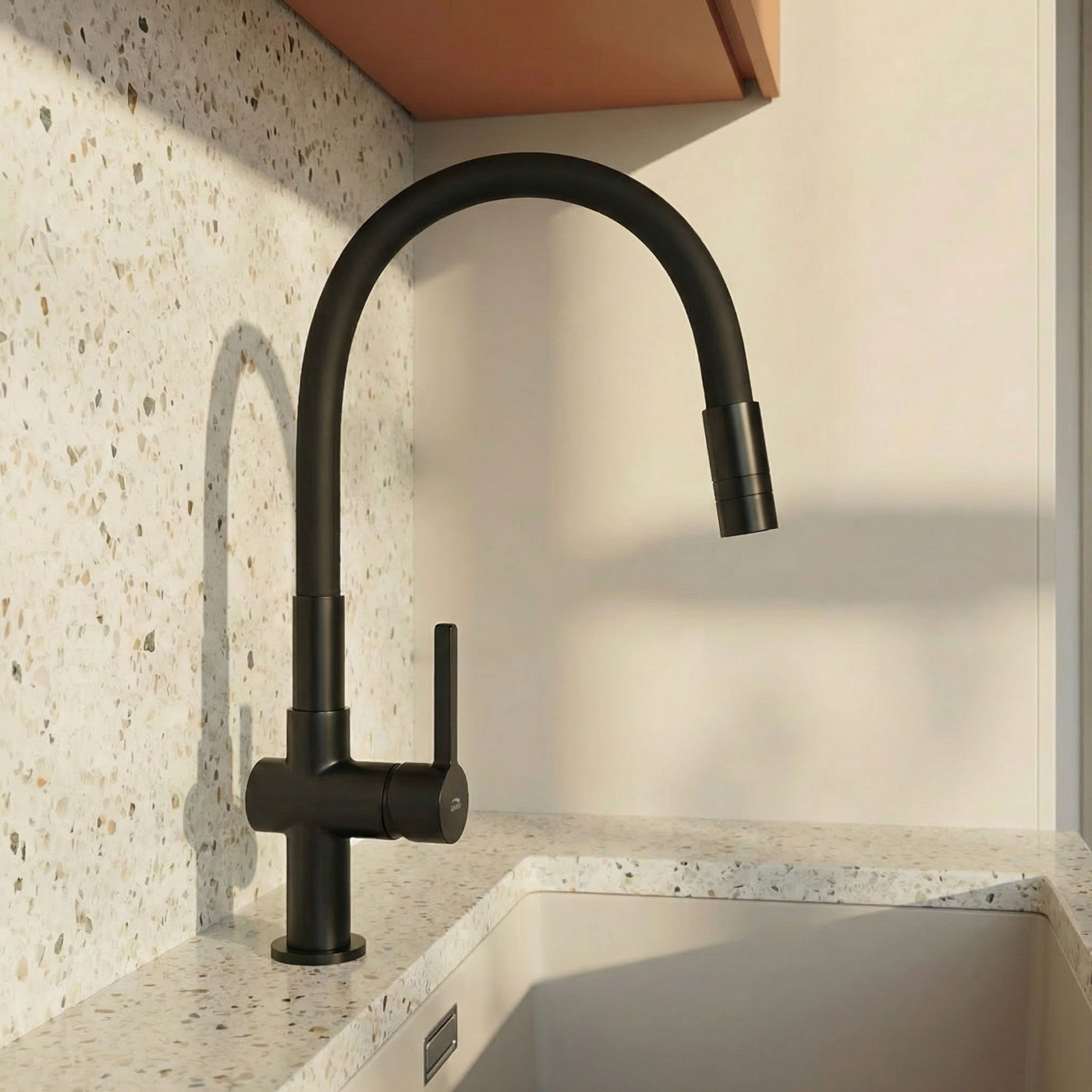 Bateria Zlewozmywakowa Stojąca z Elastyczną Wylewką Czarna ALITA Laveo