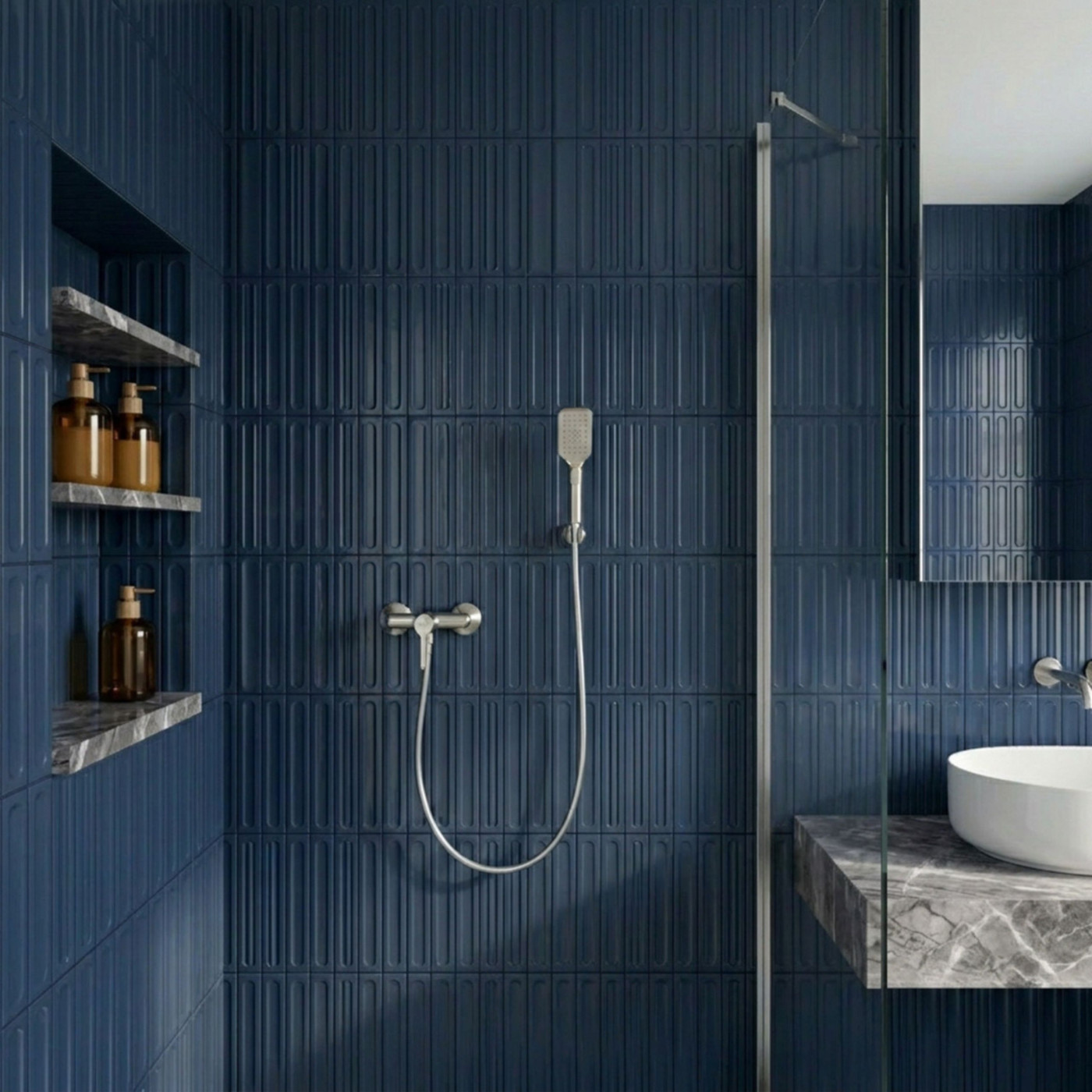 Bateria Natryskowa Ścienna z Zestawem Natryskowym ALITA Srebrna Laveo