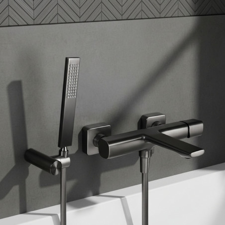 Bateria Natryskowa Ścienna z Zestawem Natryskowym TORES Czarna Laveo