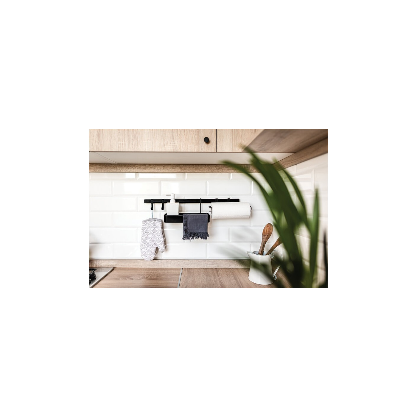 Uchwyt Wieszak na Ręcznik Papierowy na Reling