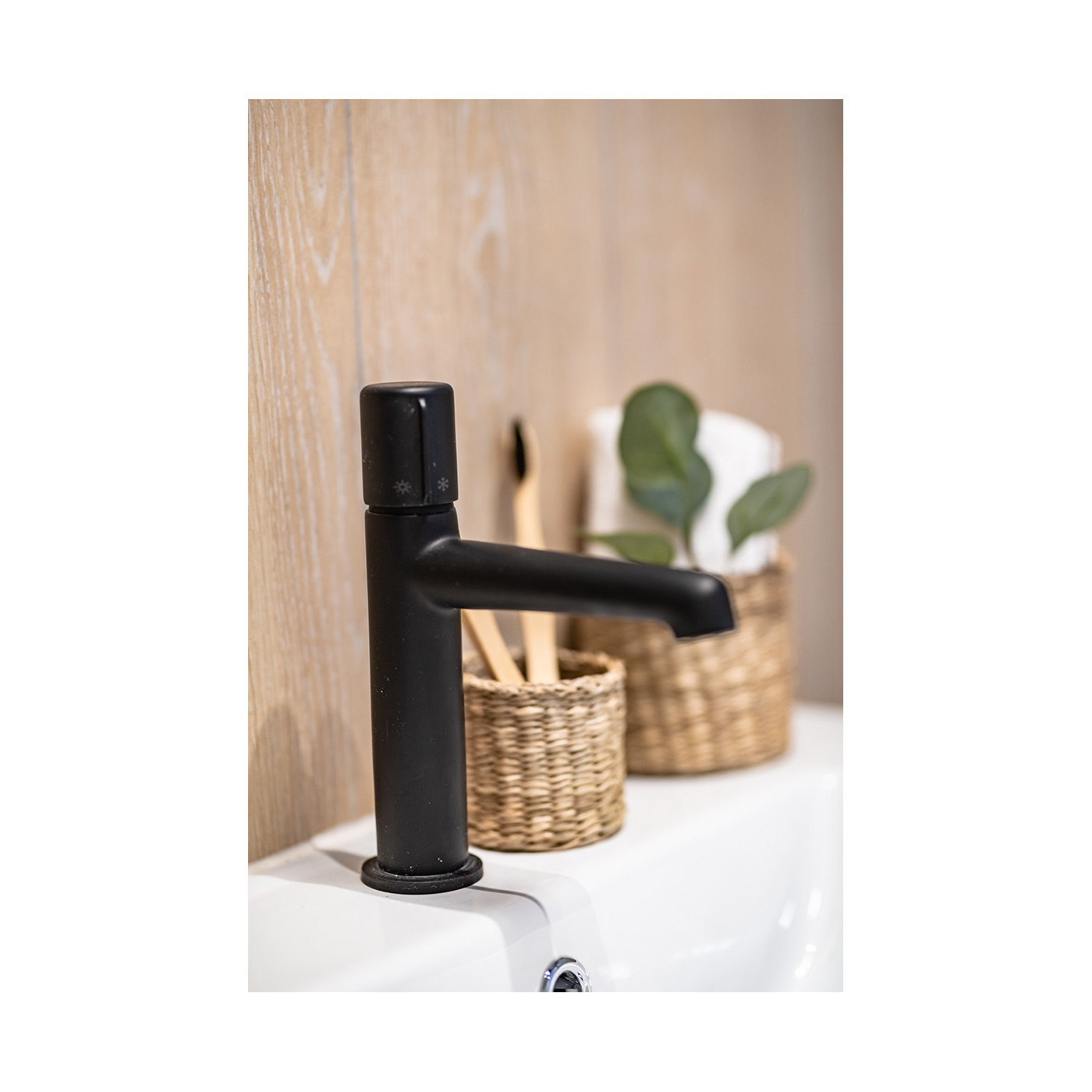 Bateria Umywalkowa Stojąca Pretto Czarna Bateria Umywalkowa Stojąca Pretto Czarna