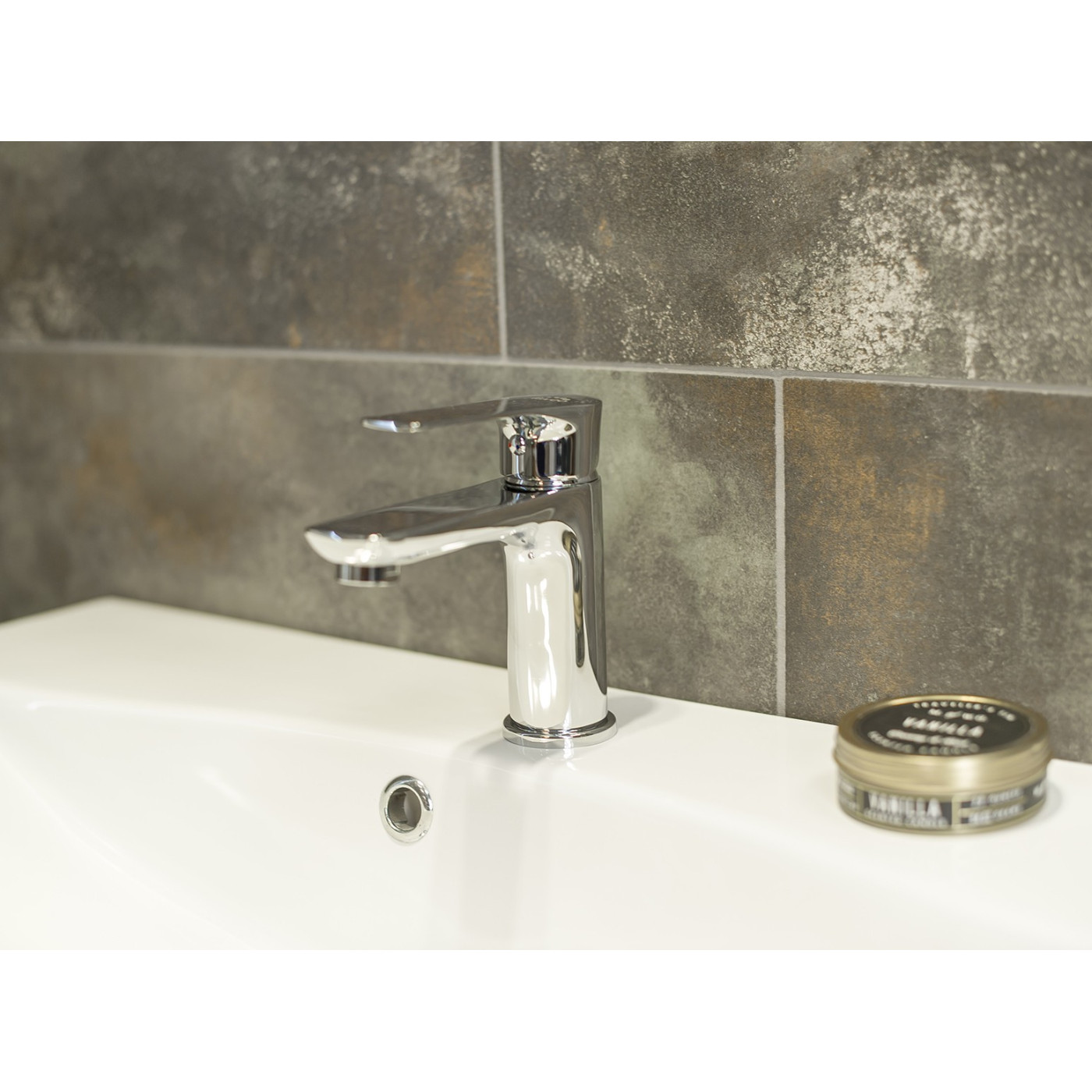 Bateria Umywalkowa Stojąca RAILA Chrom