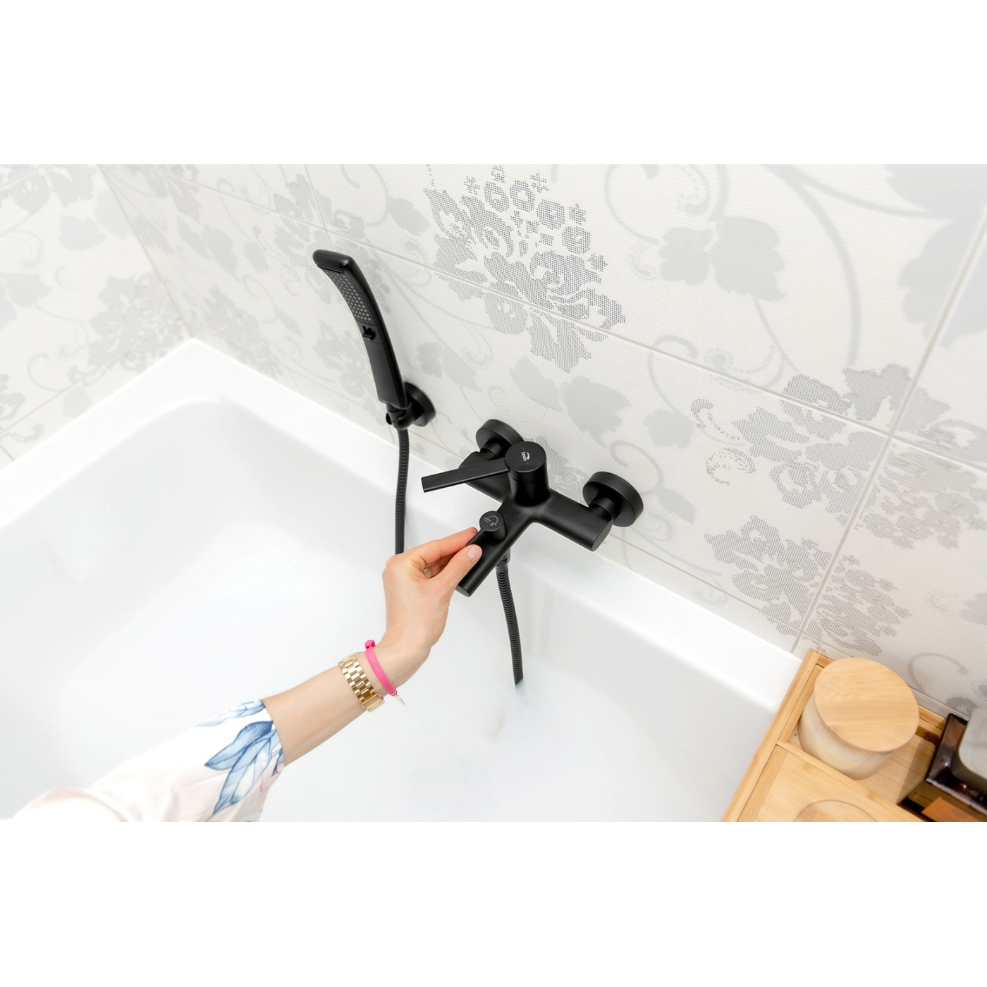 Bateria Wannowa Ścienna PINAR Czarna