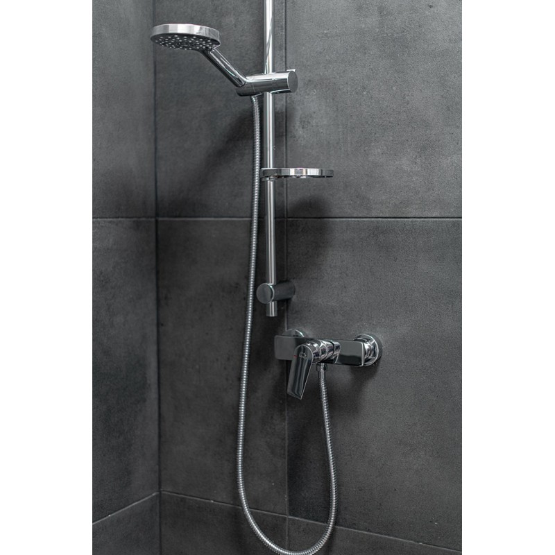 Bateria Natryskowa Ścienna LARGO Chrom Bateria Natryskowa Ścienna LARGO Chrom