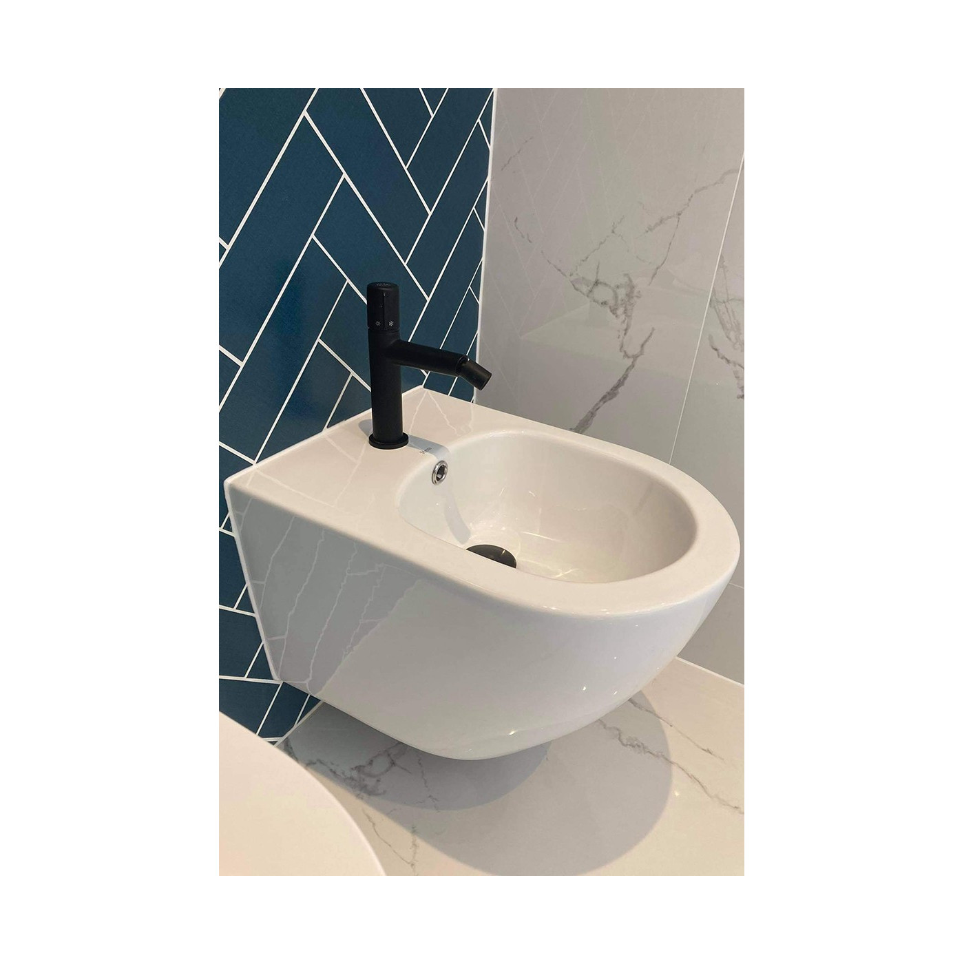 Bateria Bidetowa Stojąca z Korkiem PRETTO Czarna