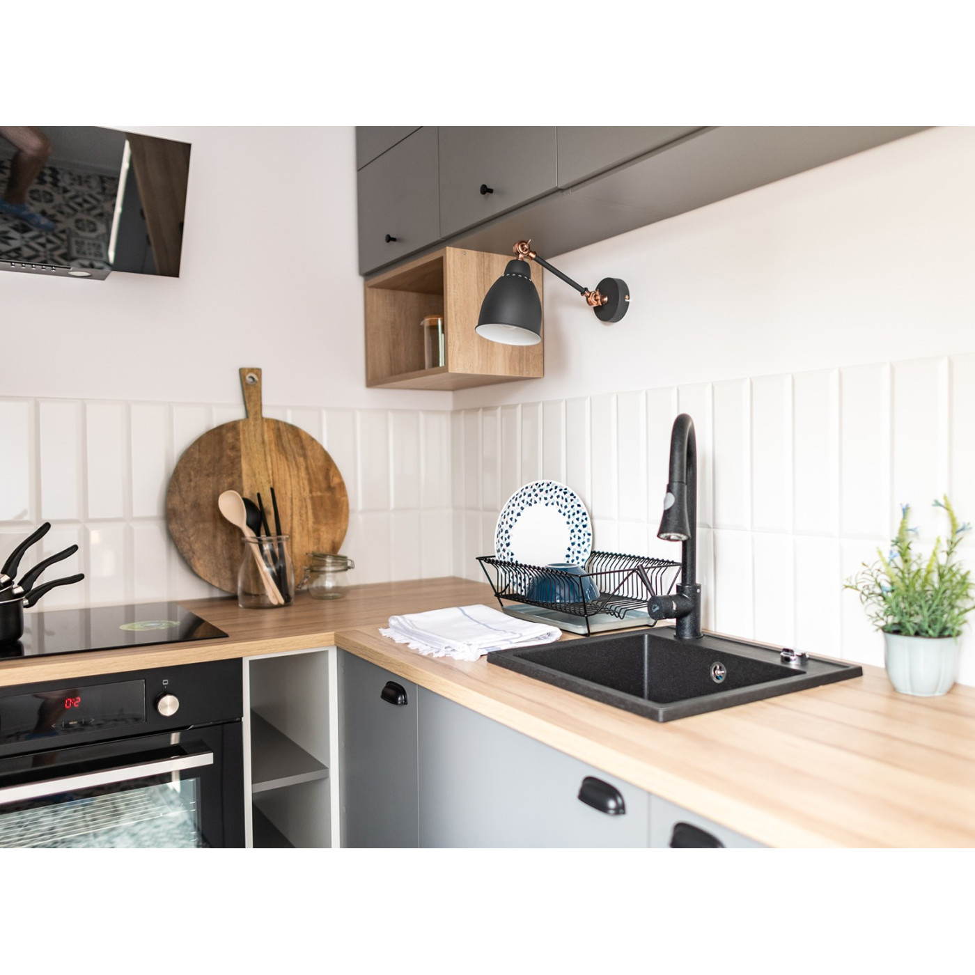 Bateria Zlewozmywakowa Stojąca z Wciąganą Wylewką DARU Bateria Zlewozmywakowa Stojąca z Wciąganą Wylewką DARU