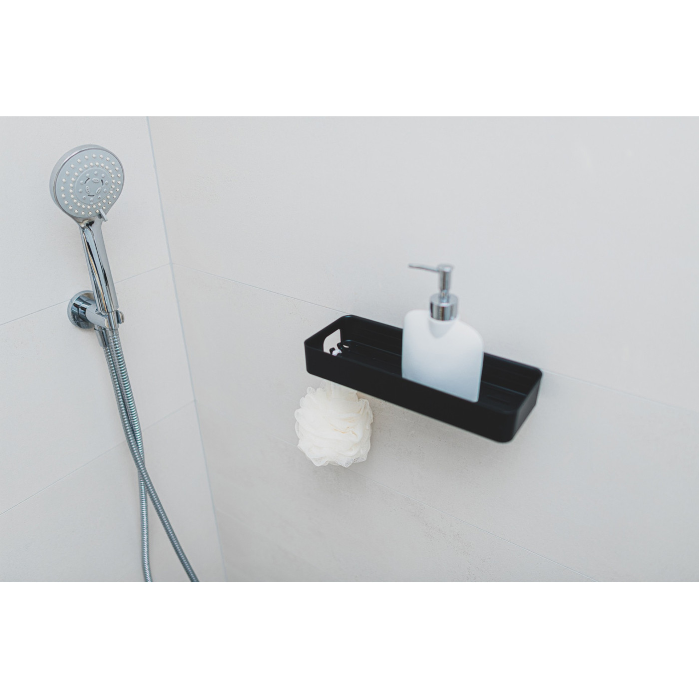 Półka Łazienkowa Ścienna z rantem Czarna APO Kuchinox Półka Łazienkowa Ścienna z rantem Czarna APO Kuchinox