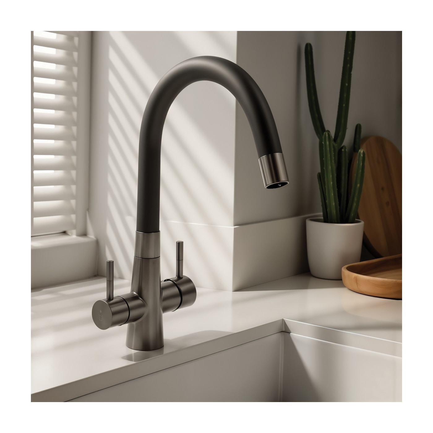 Bateria Filtrująca Wodę z Elastyczną Wylewką do Filtra Wody RIVECO