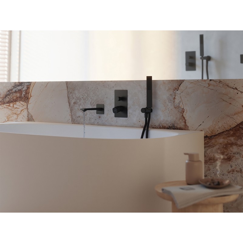 Bateria Wannowa Podtynkowa z Zestawem Natryskowym TORES Czarna Laveo Bateria Wannowa Podtynkowa z Zestawem Natryskowym TORES Czarna Laveo